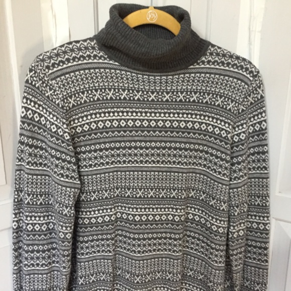 L.L. Bean Gray Patterned Turtleneck Sweater - Picture 3 of 16